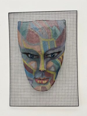 22- מסכה של אישה יפה