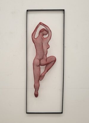 2217- רקדנית בלבט באדום